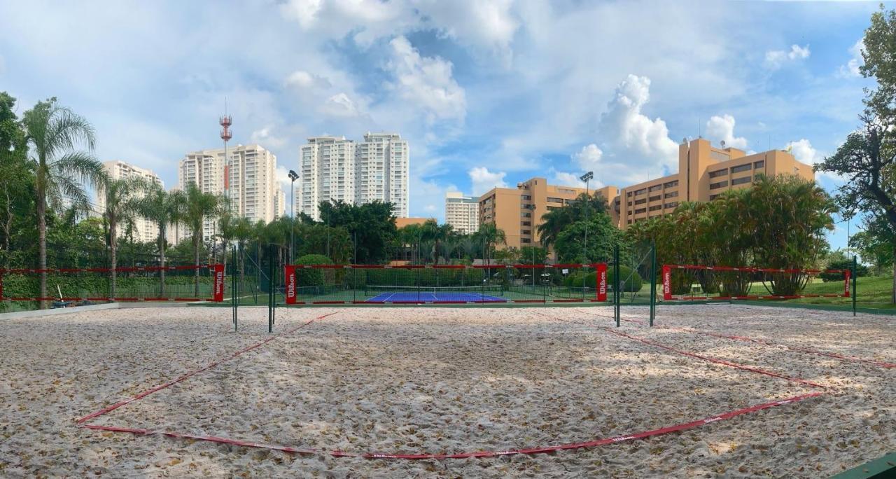 Hotel Transamerica Сао Паоло Екстериор снимка Tennis courts at the park