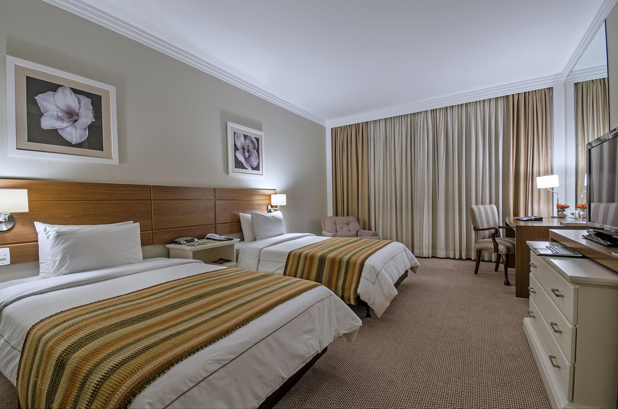 Hotel Transamerica Сао Паоло Екстериор снимка A room at the hotel