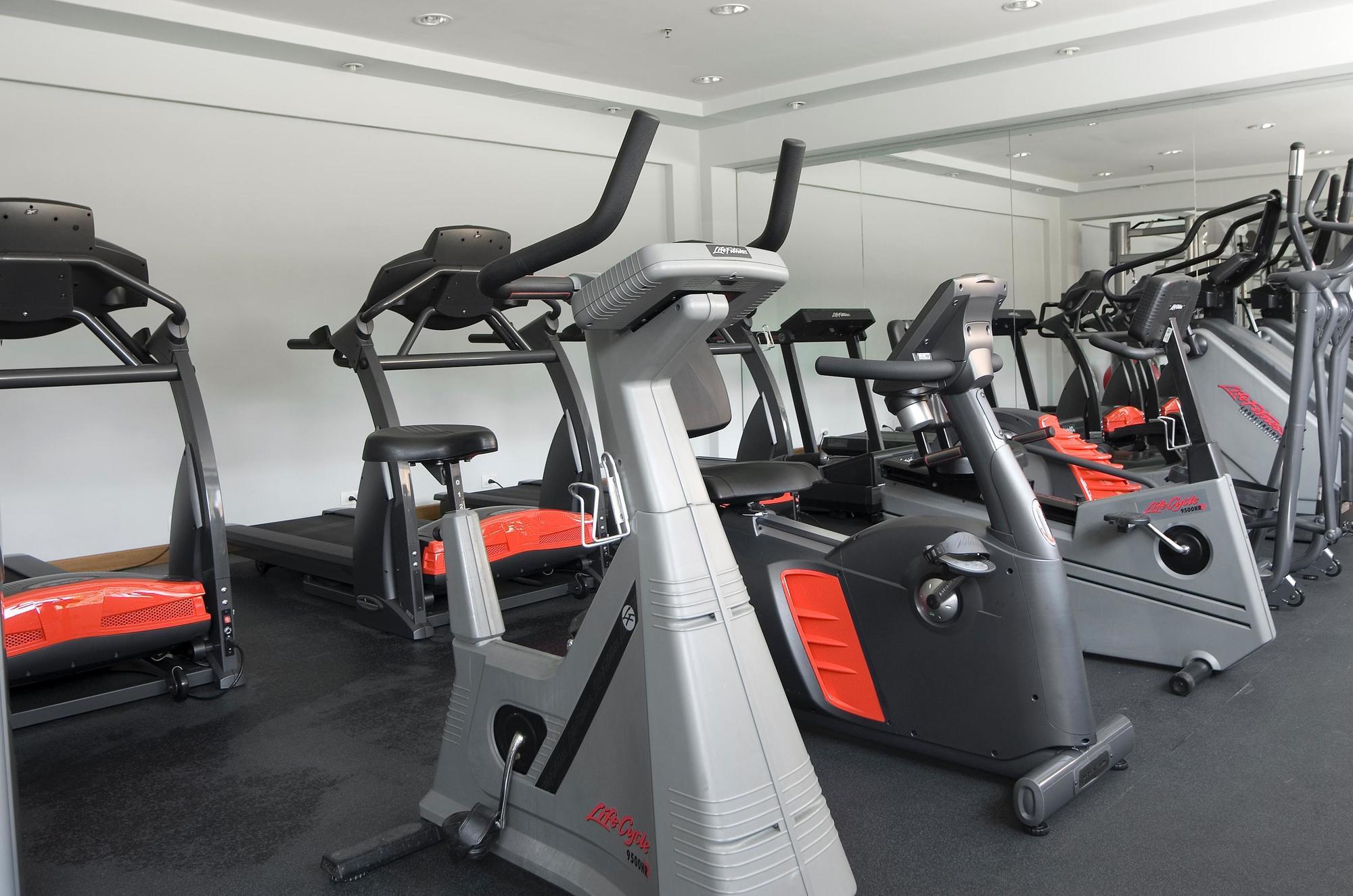 Hotel Transamerica Сао Паоло Екстериор снимка The gym at the school