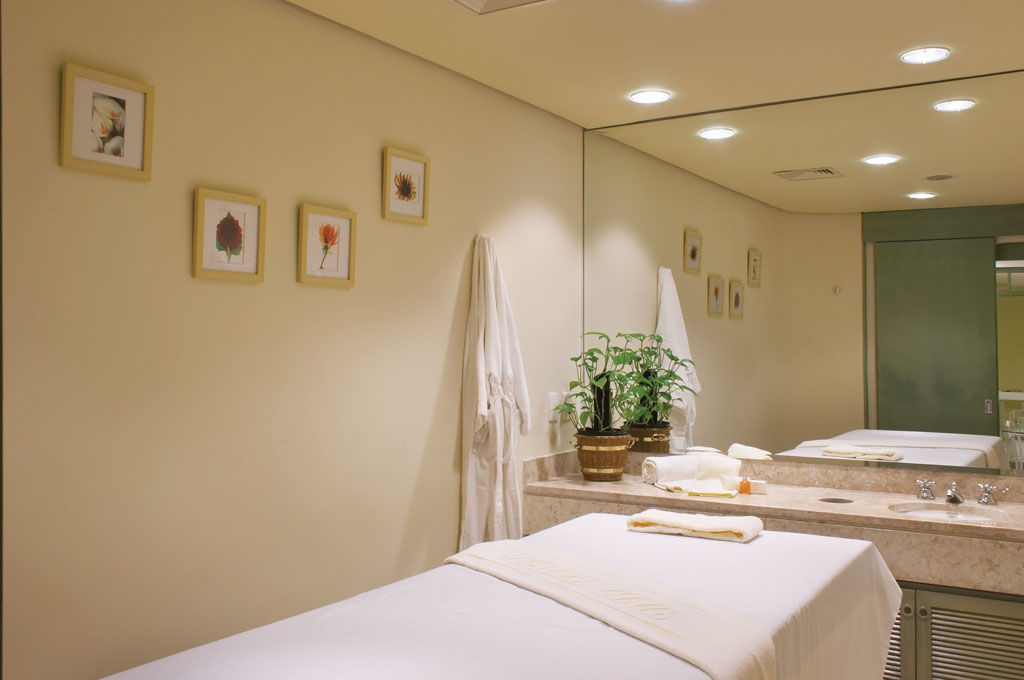 Hotel Transamerica Сао Паоло Екстериор снимка A treatment room at the spa