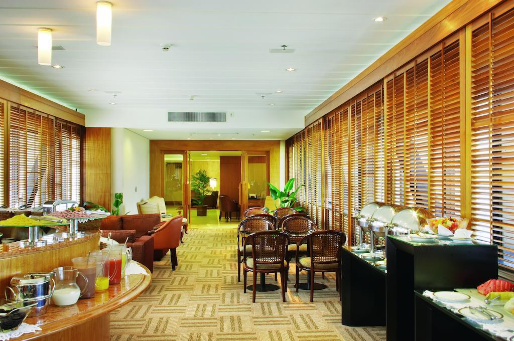 Hotel Transamerica Сао Паоло Екстериор снимка The lounge at the airport