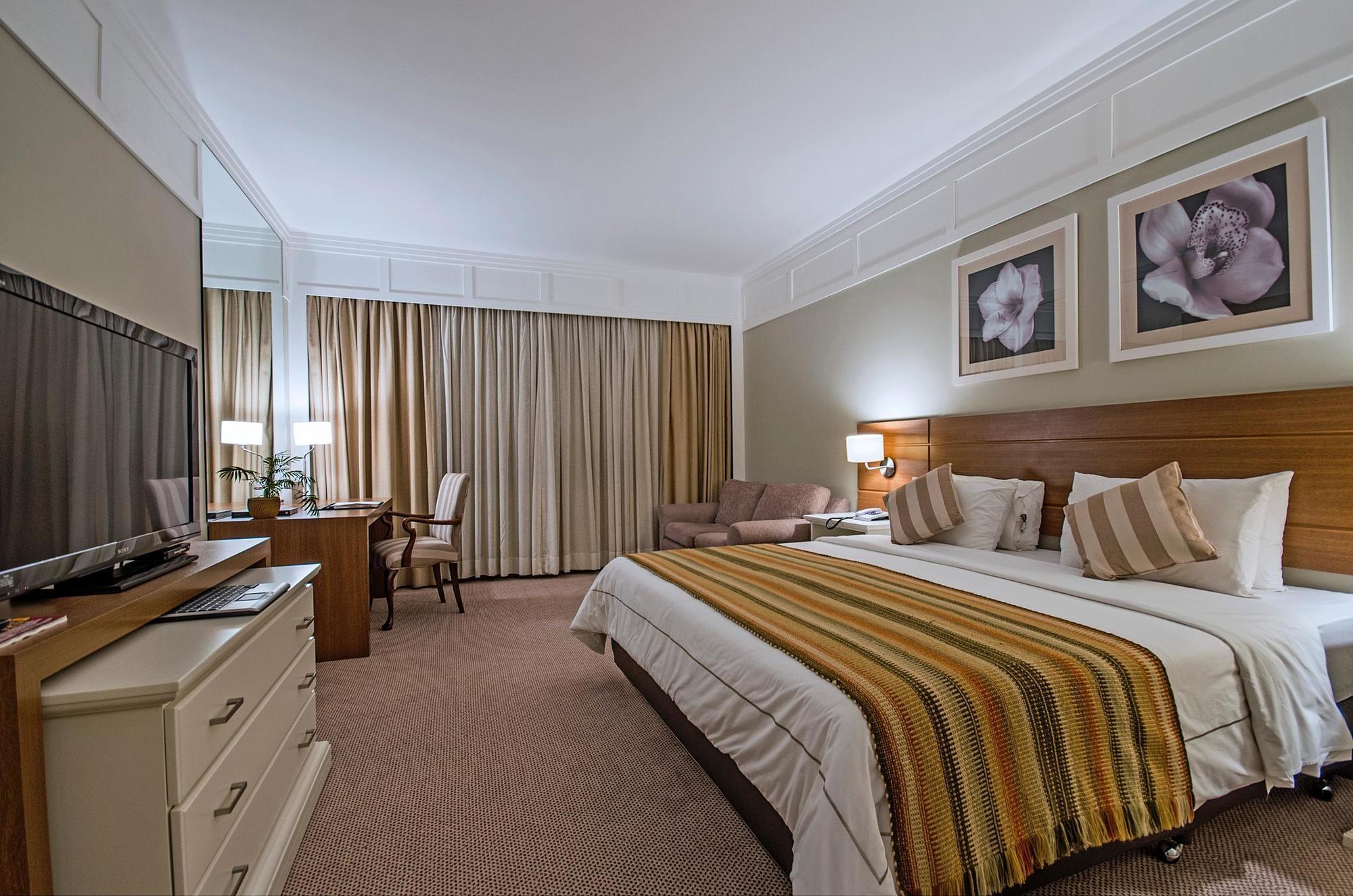 Hotel Transamerica Сао Паоло Екстериор снимка A room at the hotel
