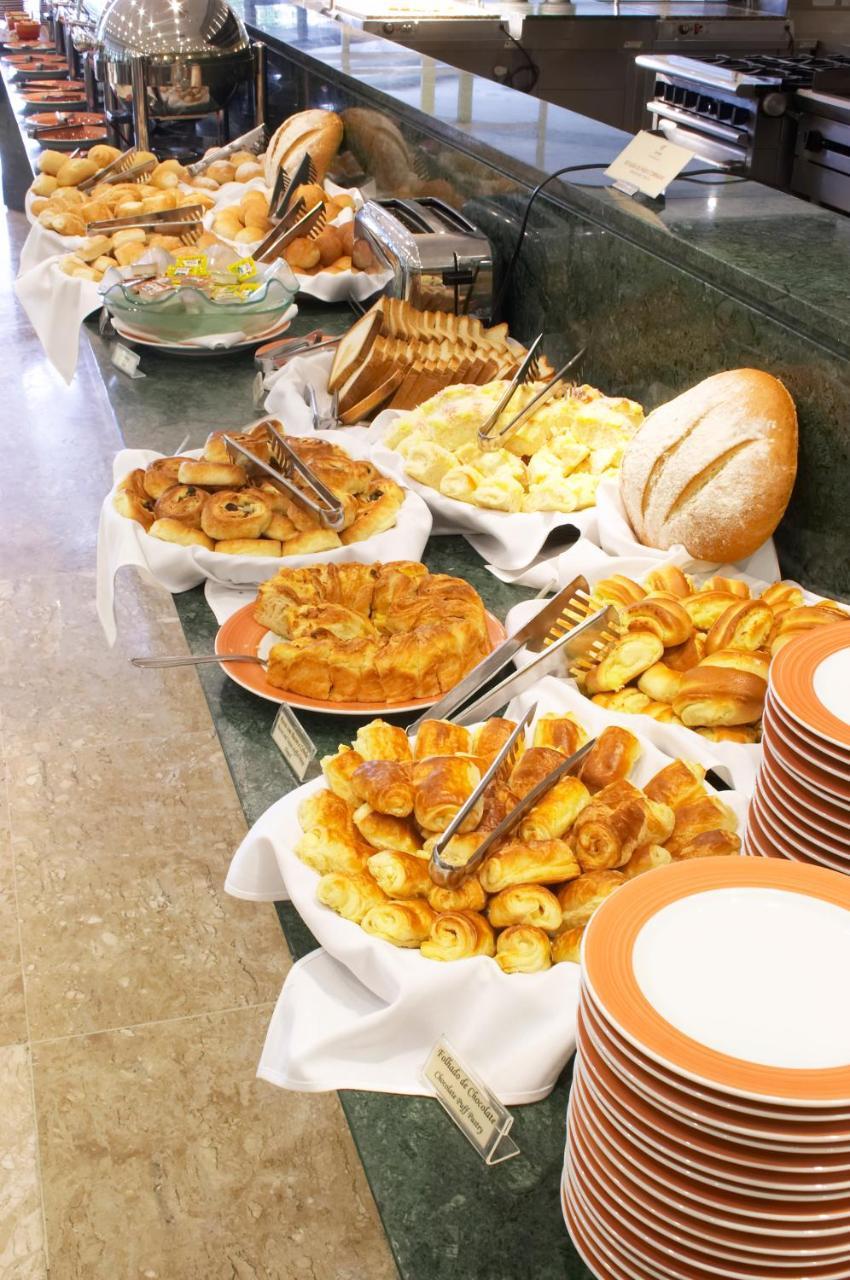 Hotel Transamerica Сао Паоло Екстериор снимка A selection of bread and pastry