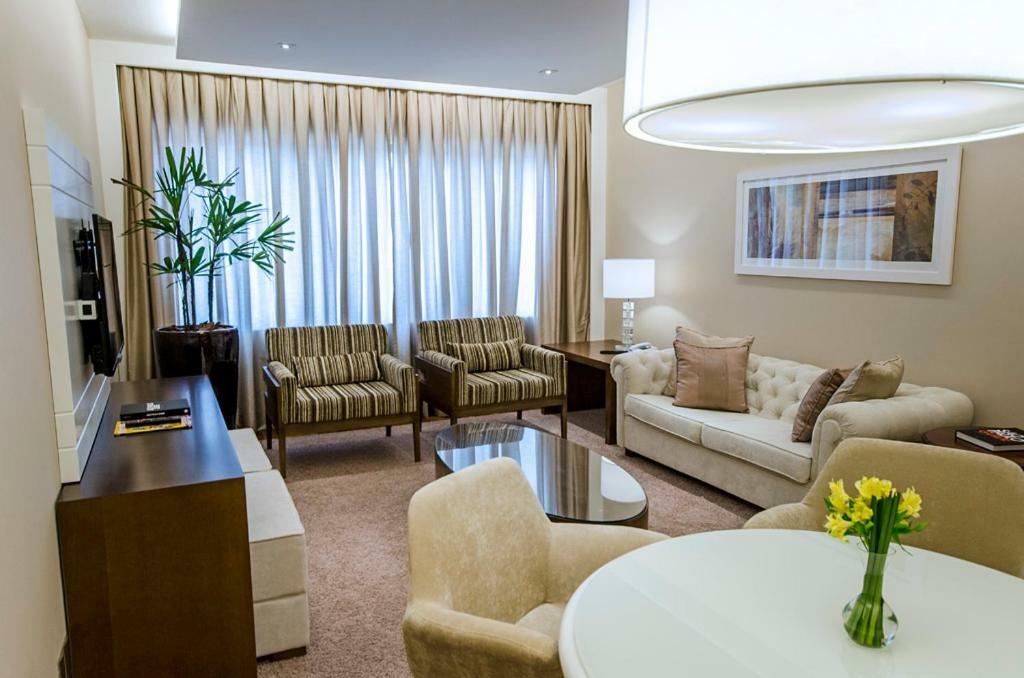 Hotel Transamerica Сао Паоло Екстериор снимка A living room in a suite at the Ritz-Carlton, Dubai